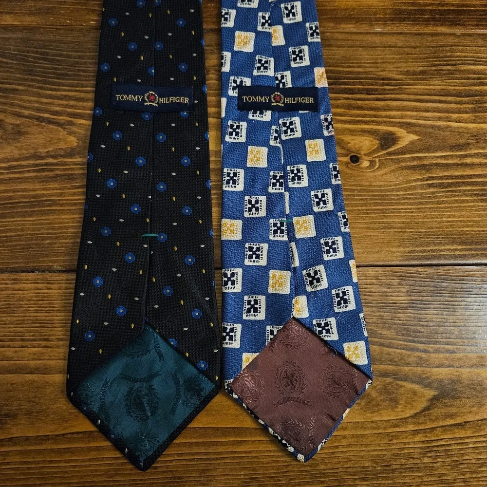 Tommy Hilfiger Silk Tie Bundle (2) Blue Geometric‎ & Black Floral Dot Pattern